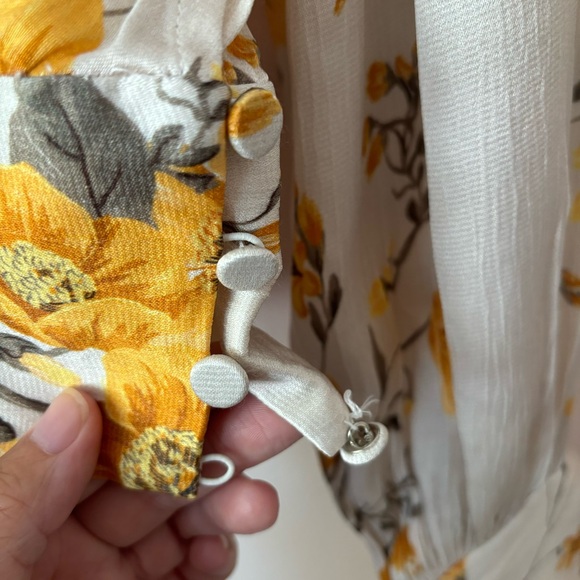 Bec + Bridge Floral Blouse 4 - Picture 4 of 8